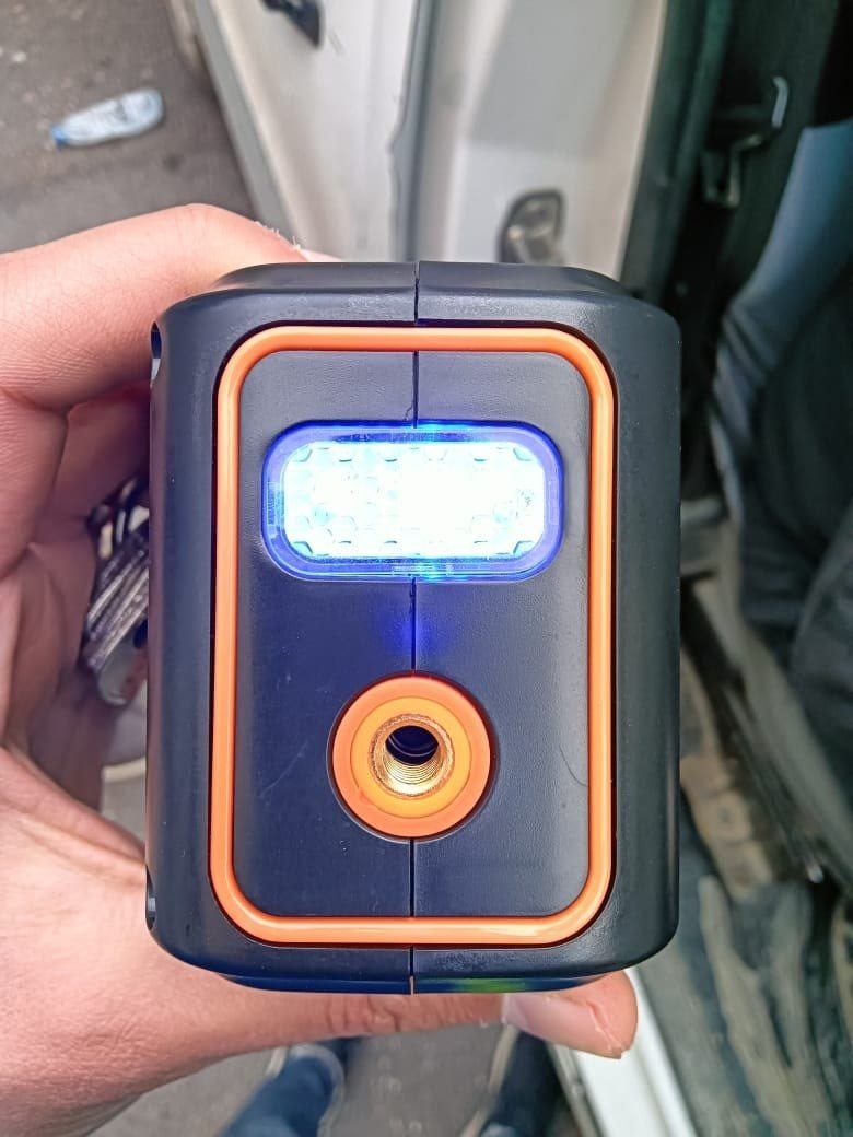 منفاخ الهواء الذكي المحمول Portable Smart Air Compressor